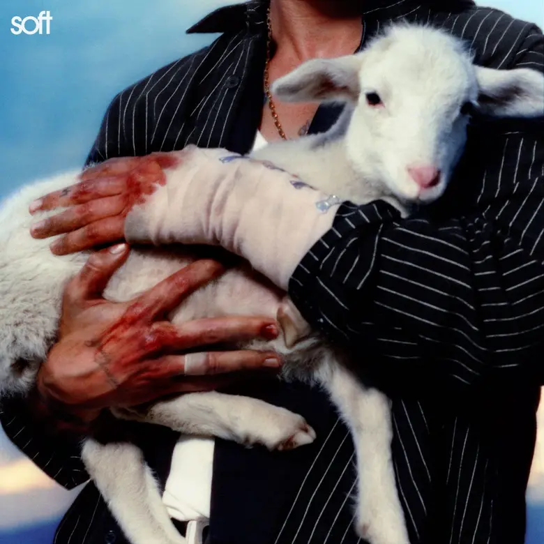 LANY กลับมาอีกครั้งพร้อมสไตล์เพลงที่คุ้นเคยกับ "Know You Naked" เตรียมปล่อยอัลบั้มใหม่ Soft พร้อมซาวด์ที่คิดถึง 10 ต.ค. นี้