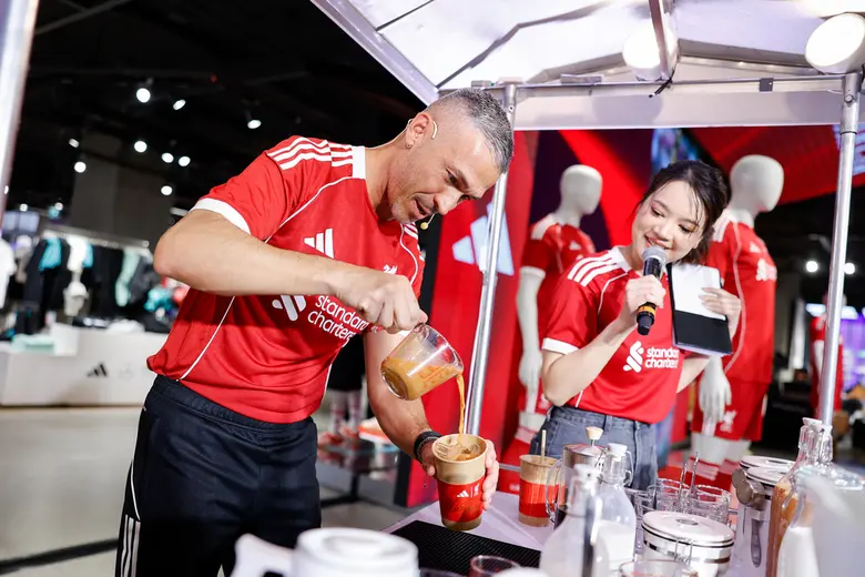 อาดิดาส ต้อนรับ หลุยส์ การ์เซีย ฉลองเปิดตัวเสื้อแข่งขันสโมสรลิเวอร์พูล 2025/26
