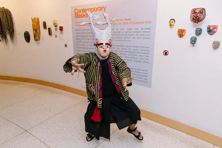 "Who Wears Whom: The Masks of Southeast Asia" นิทรรศการหน้ากากในฐานะมรดกทางวัฒนธรรมและแรงบันดาลใจทางศิลปะร่วมสมัย