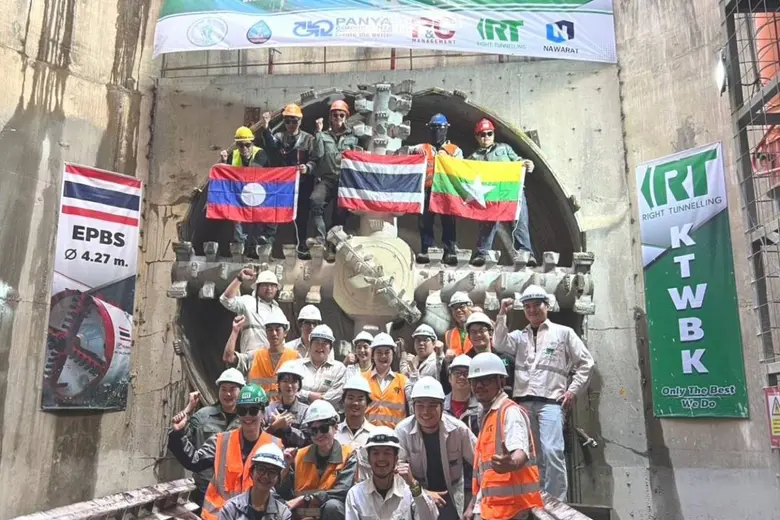 RT เจาะทะลุอุโมงค์ระบายน้ำคลองทวีวัฒนา ด้...