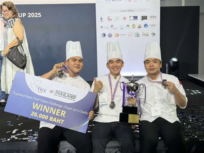 วิทยาลัยดุสิตธานีเฉิดฉายในงาน FHT2025 นักศึกษาคว้า 21 รางวัลการแข่งขันทำอาหาร