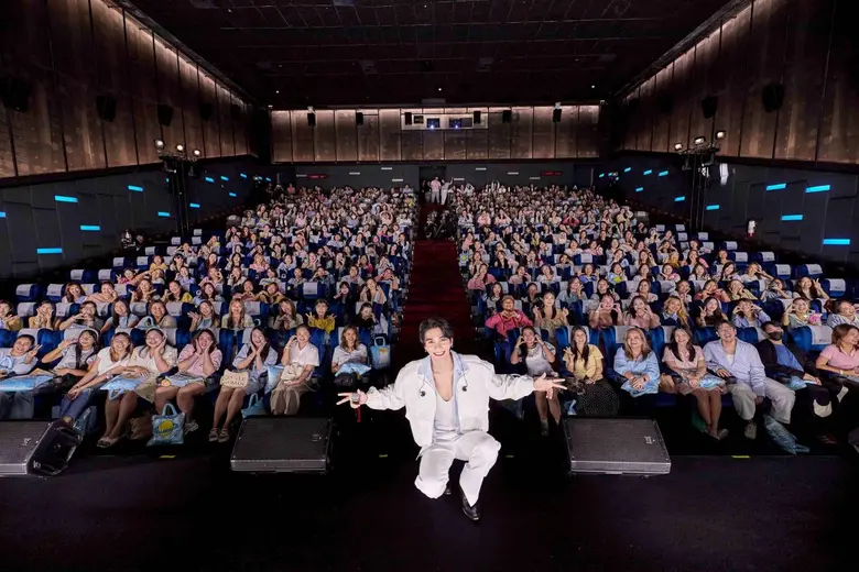 สนุก มีสีสันทุกโมเมนต์! "เจฟ ซาเตอร์" เสิร์ฟความฟินให้แฟนๆ ในกิจกรรมสุดเอ็กซ์คลูซีฟ "ADD FLAVOR TO YOUR LIFE EXCLUSIVE EVENT WITH JEFF SATUR" โดย "แบรนด์รังนกแท้พร้อมดื่มผสมวิตามิน"