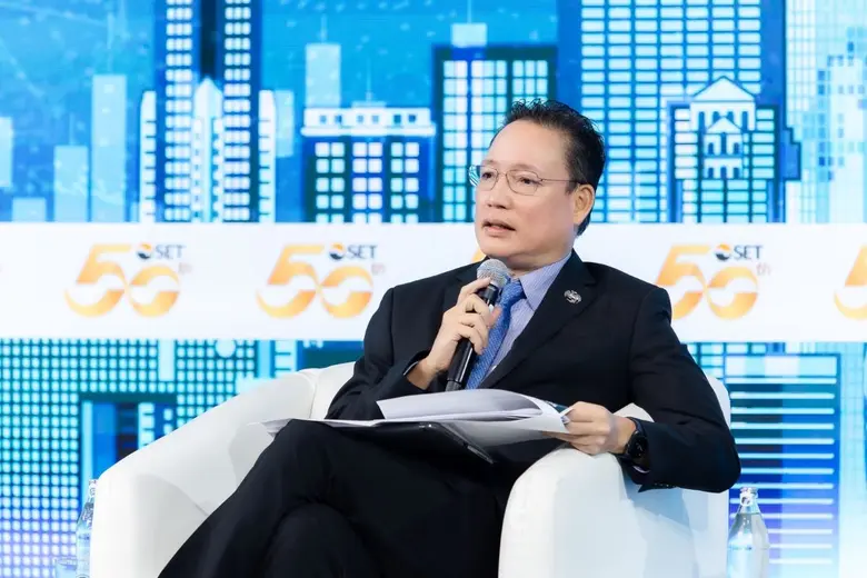 นายผยง ศรีวณิช ประธานสมาคมธนาคารไทย และกร...