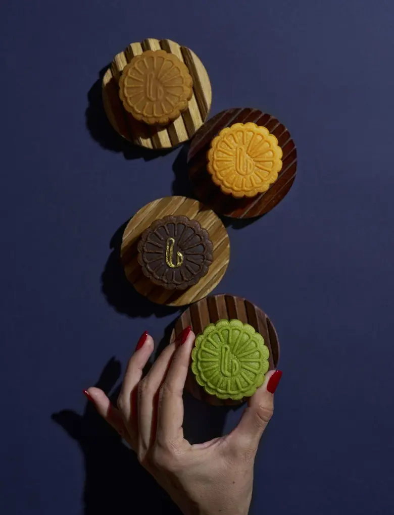 Blue by Alain Ducasse (บลู บาย อลัง ดูคาส) ร้านอาหา...