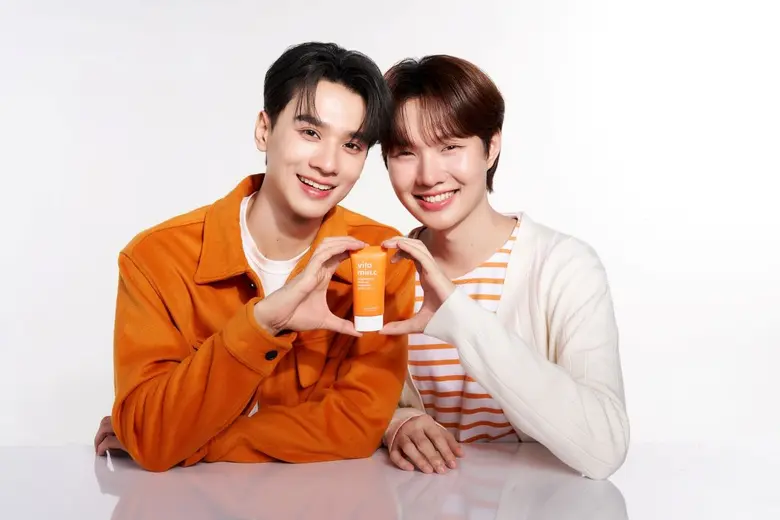 THE FACE SHOP ดึง "เก่ง-น้ำปิง" นั่งแท่นพรีเซนเตอร์ พร้อมเปิดตัว "วิตามิน ไบรท์เทนนิ่ง โทน อัพ ซันสกรีน"