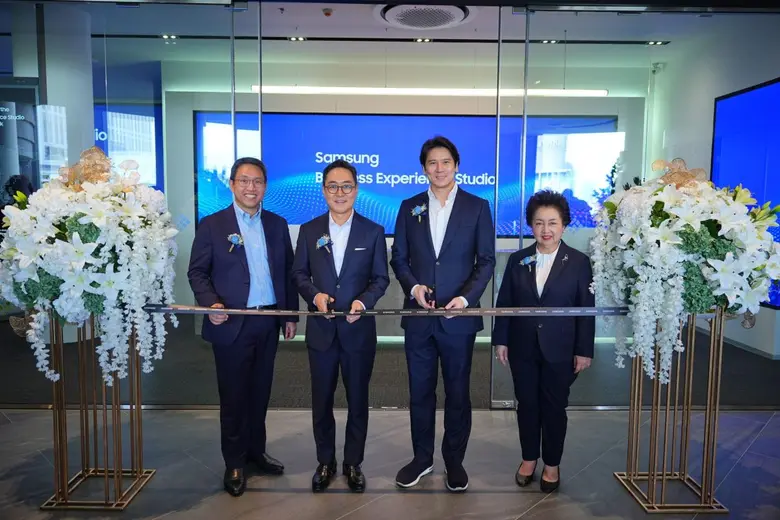 นายสิทธิโชค นพชินบุตร ประธานองค์กรธุรกิจโ...