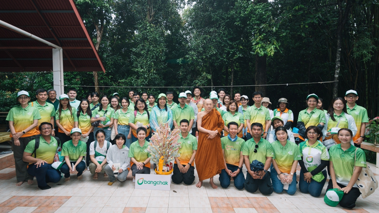 ผู้บริหารและพนักงานกลุ่มบริษัทบางจาก พร้อ...