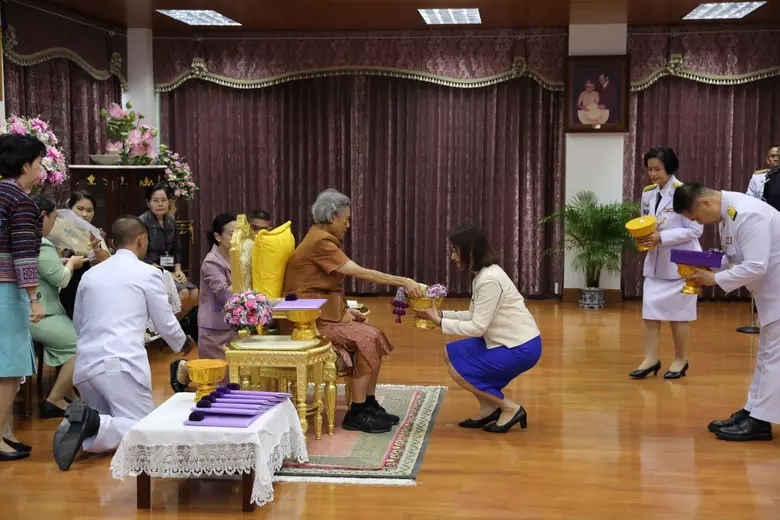 สมเด็จพระกนิษฐาธิราชเจ้า กรมสมเด็จพระเทพร...