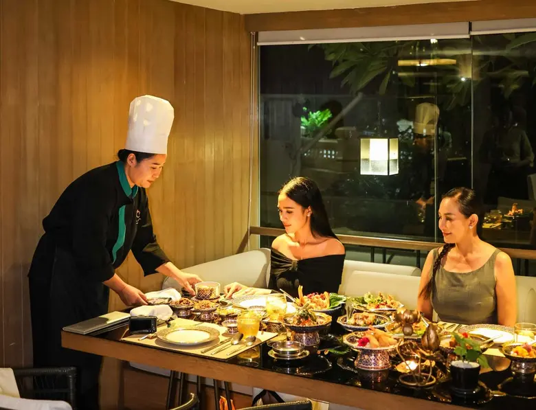 กรุงเทพฯ โรงแรมเซ็นทารา แกรนด์ เซ็นทรัลพล...