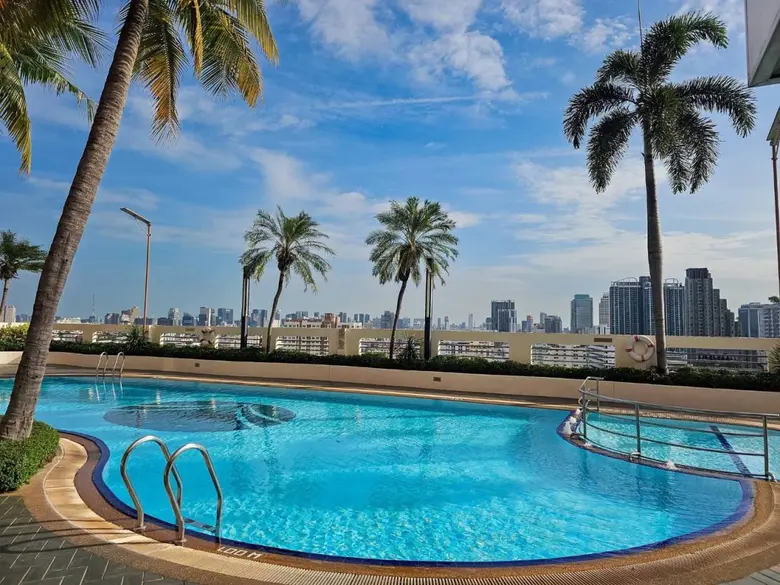 พัก-อิ่ม-คุ้ม กับแพคเกจ Staycation ที่โรงแรม ดิ เอมเมอรัลด์