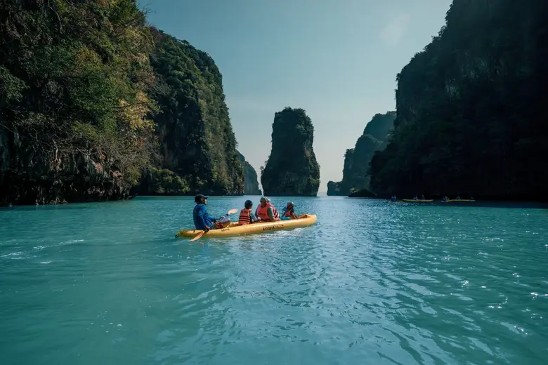จอห์น เกรย์ ซี แคนู เสนอแพ็คเกจล่องเรือแค...