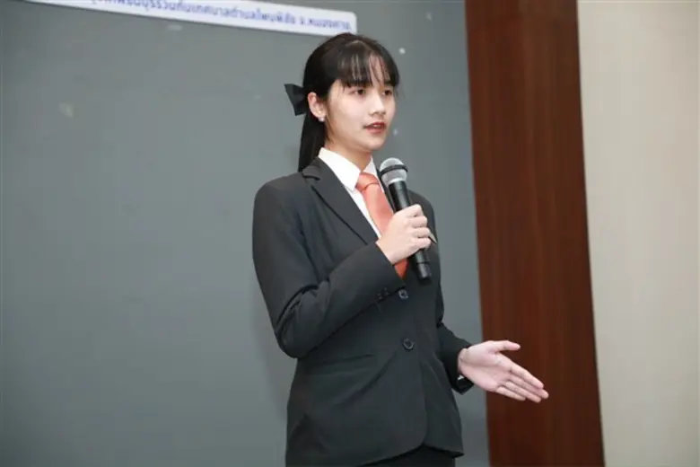 คณะศิลปศาสตร์ มหาวิทยาลัยกรุงเทพธนบุรี ได้จัดการแข่...