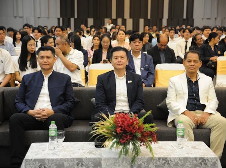 สมาคมเพื่อนชุมชนมอบ 73 ทุน ป.ตรี - อาชีวะ ปี 68 ปั้นเยาวชนลดช่องว่างการศึกษา สานฝันสู่อาชีพ