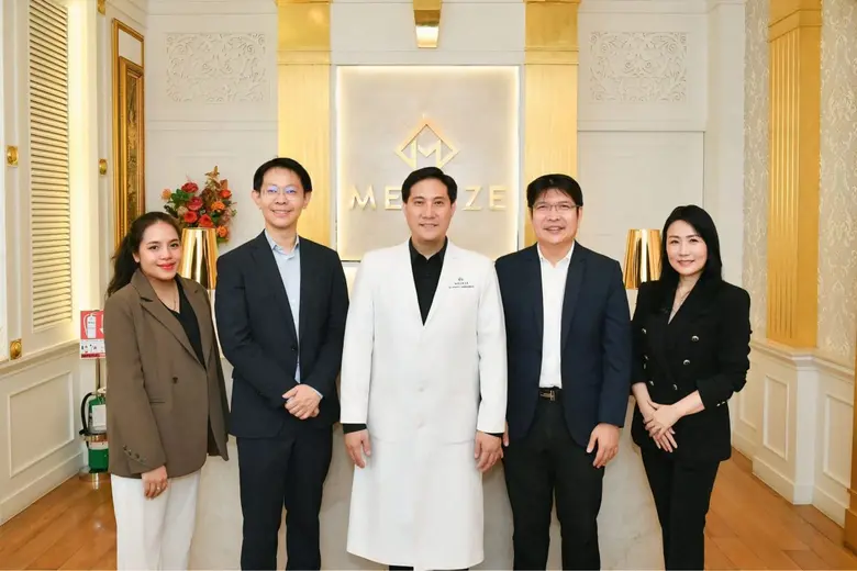 นายแพทย์วีรพล เขมะรังสรรค์ ประธานเจ้าหน้า...