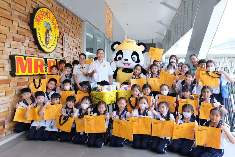 MR. D.I.Y. Thailand, led by Mr. Arnupharp...