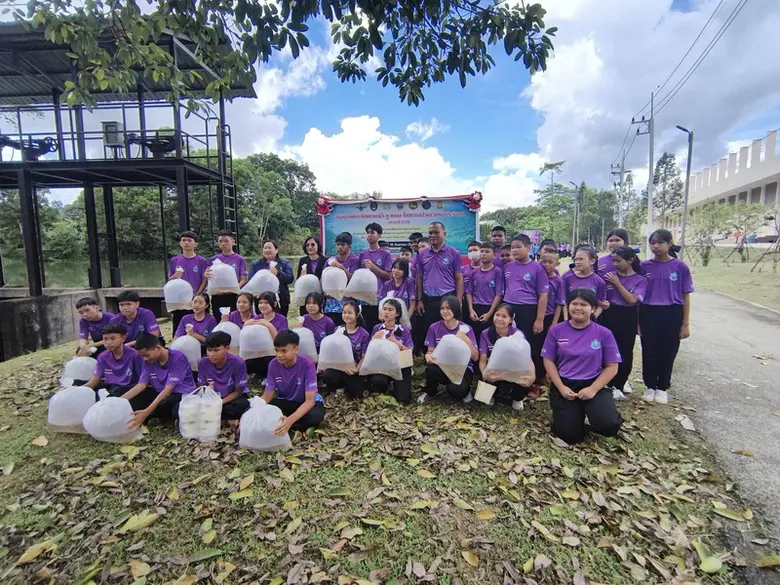 นักศึกษามหาวิทยาลัยราชภัฏรำไพพรรณี ร่วมกั...