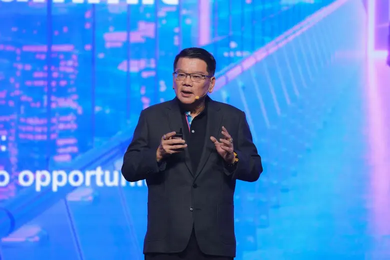 ประเทศไทยกำลังเผชิญการเปลี่ยนผ่านทางการเม...