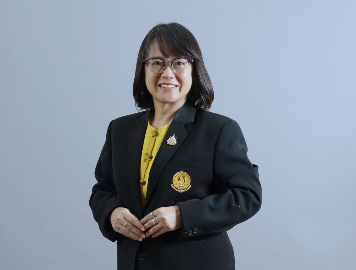 นางอังคณา พุทธศรี ผู้อำนวยการสำนักงานเศรษ...