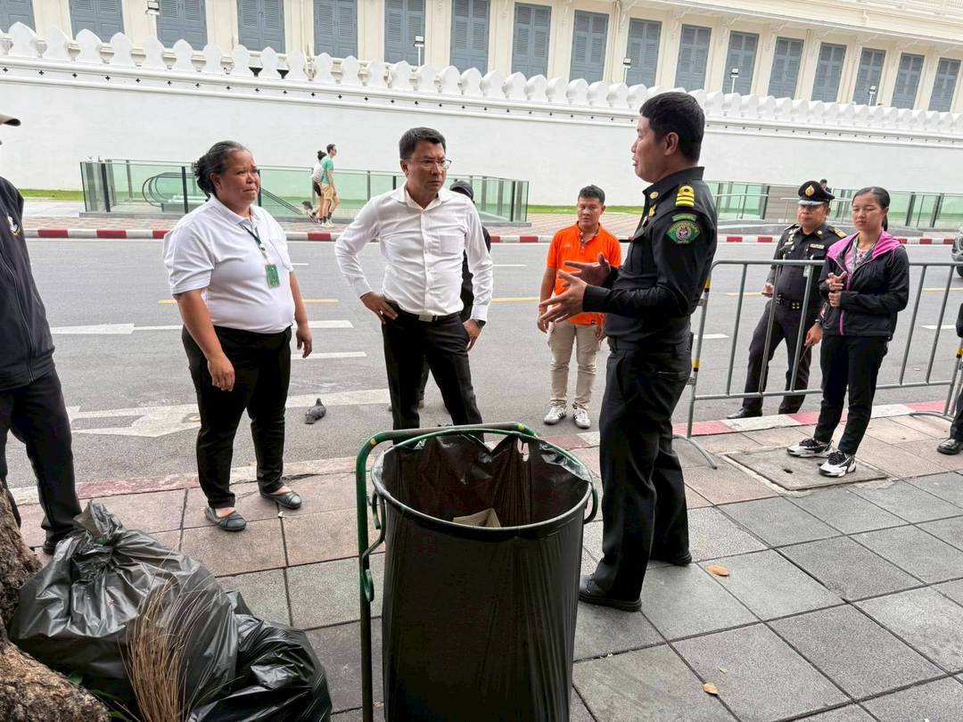 นายโกศล สิงหนาท ผู้อำนวยการเขตพระนคร กทม....