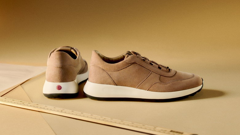 Tod's นำเสนอ Red Dot รองเท้าสนีกเกอร์สไตล...