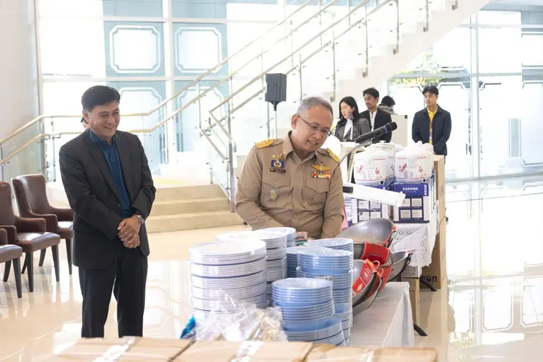 ฟอลคอนประกันภัย และพนักงาน ร่วมกับกระทรวงการพัฒนาสังคมและความมั่นคงของมนุษย์ (พม.) เร่งส่งมอบความช่วยเหลือดูแลกลุ่มเปราะบางที่ประสบอุทกภัยทั่วประเทศ