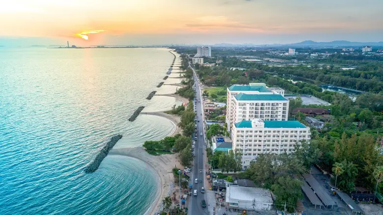 โรงแรมแคนทารี เบย์ ระยอง ในเครือเคป แอนด์...