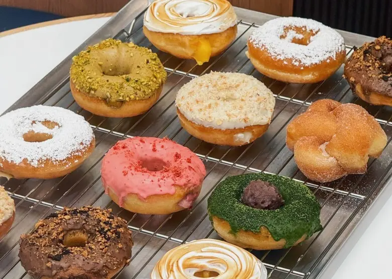 ปักหมุด DROP BY DOUGH โดนัทสัญชาติไทย ตีตลาดต่างประเทศ เปิดสาขาแรกในฮ่องกง