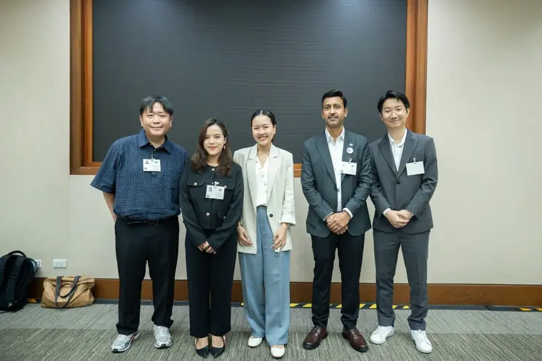 Session co-hosted by Oxfam in Asia, Sal F...