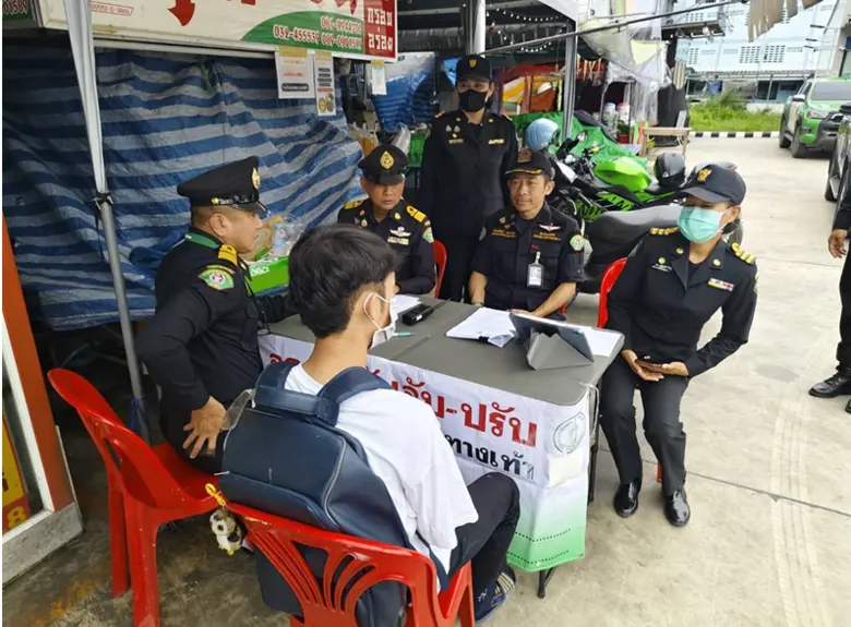 นายสิทธิพร สมคิดสรรพ์ ผู้อำนวยการสำนักการจราจรและขน...