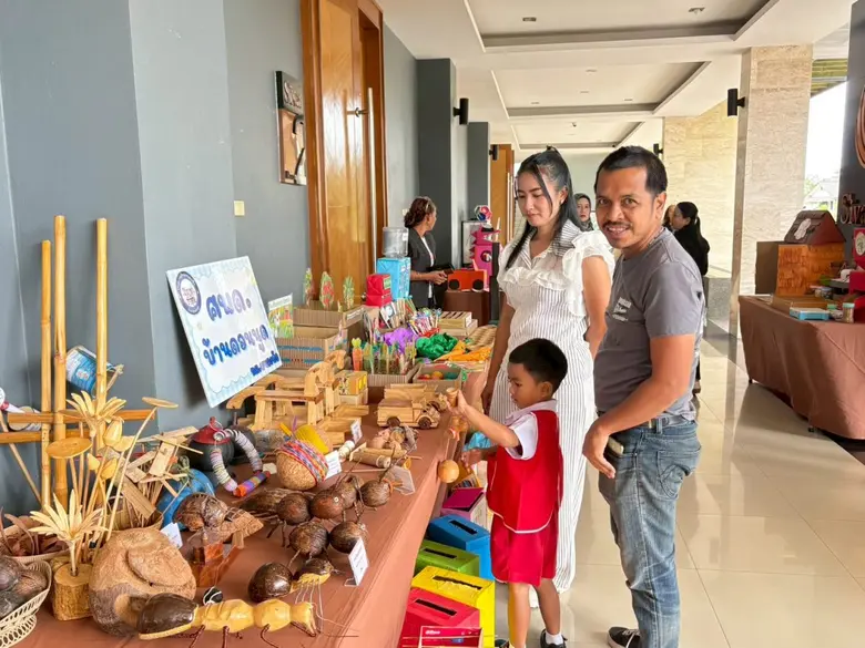 พัทลุงประกาศ 'ปฏิญญาพัทลุง' 30 อปท. ร่วมกับสสส. ผนึกกำลังขับเคลื่อน 'เปลี่ยนมือถือเป็นมือแม่' สร้างรากฐานพัฒนาการเด็กปฐมวัยอย่างยั่งยืน