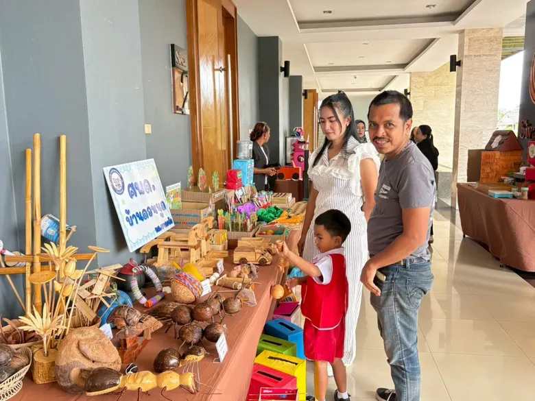 พัทลุงประกาศ 'ปฏิญญาพัทลุง' 30 อปท. ร่วมกับสสส. ผนึกกำลังขับเคลื่อน 'เปลี่ยนมือถือเป็นมือแม่' สร้างรากฐานพัฒนาการเด็กปฐมวัยอย่างยั่งยืน