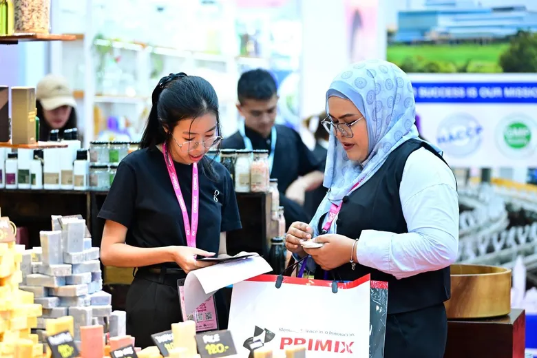 "อาร์เอ็กซ์ ไบเทค" เปิดฉาก COSMEX 2025 จุดประกาย "Glow to Grow" หนุนอุตสาหกรรมความงามอาเซียนสู่เวทีโลก"