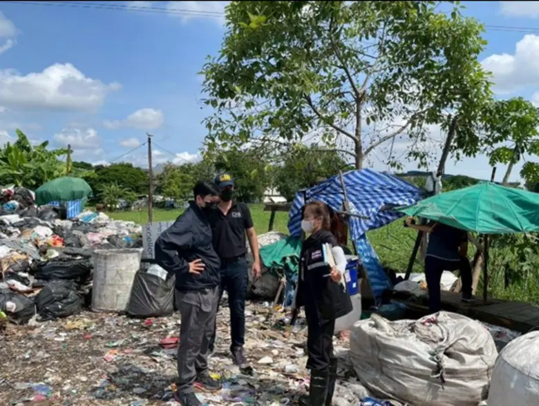 นายเรืองศักดิ์ สายสิงห์ทอง ผู้อำนวยการเขต...