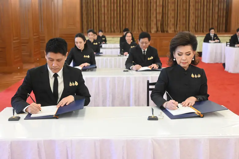 TOA น้อมใจถวายสักการะพระบรมศพ และลงนามถวายความอาลัยแด่ 'สมเด็จพระนางเจ้าสิริกิติ์ พระบรมราชินีนาถ พระบรมราชชนนีพันปีหลวง' ด้วยสำนึกในพระมหากรุณาธิคุณอันหาที่สุดมิได้