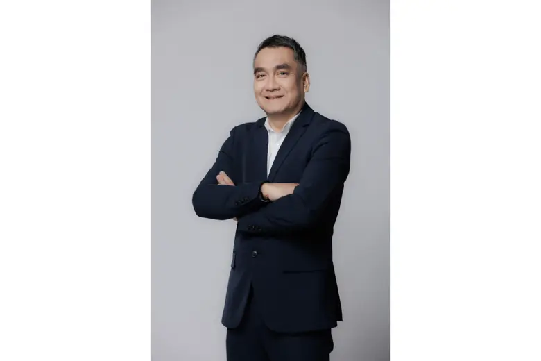 นายพรชลิต พลอยกระจ่าง กรรมการผู้จัดการ He...