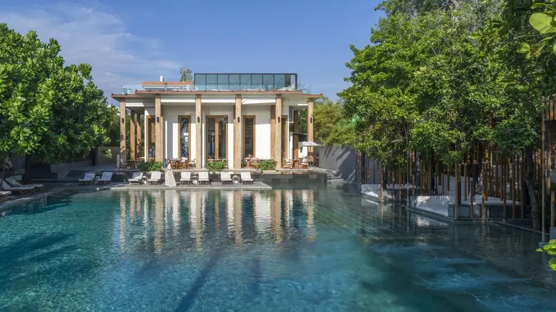 ห้องอาหารร็อคส์ โรงแรมเคปนิทรา หัวหิน ขอเชิญคุณมาอร...