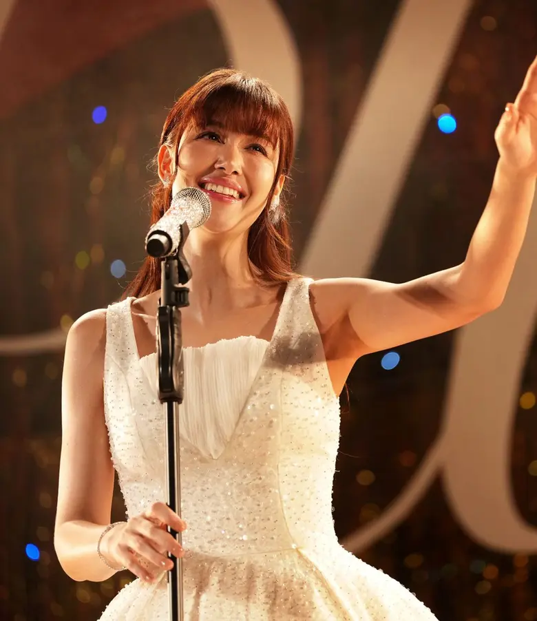 นำแสดงโดย แจ็คกี้-ชาเคอลีน มึ้นช์ เจ้าของ...