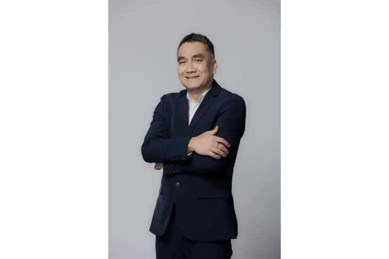 นายพรชลิต พลอยกระจ่าง กรรมการผู้จัดการ He...