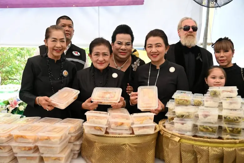 สภาสังคมสงเคราะห์ฯ จัดโครงการ "น้ำพระทัย พระราชทาน" รวมพลังเชฟ-จิตอาสา-ศิลปิน ร่วมปรุงอาหาร ถวายความอาลัยแด่พระบรมราชชนนีพันปีหลวง