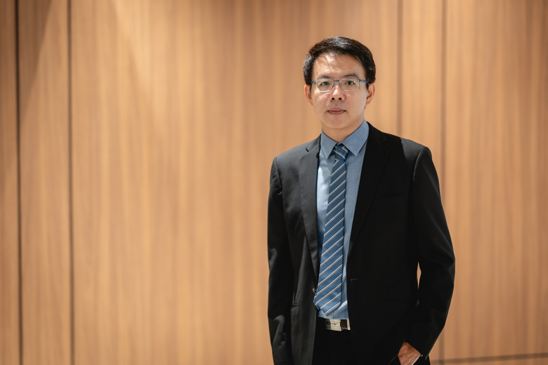 นายวิชาญ วิริยะภูษิต ประธานผู้บริหารสายงา...