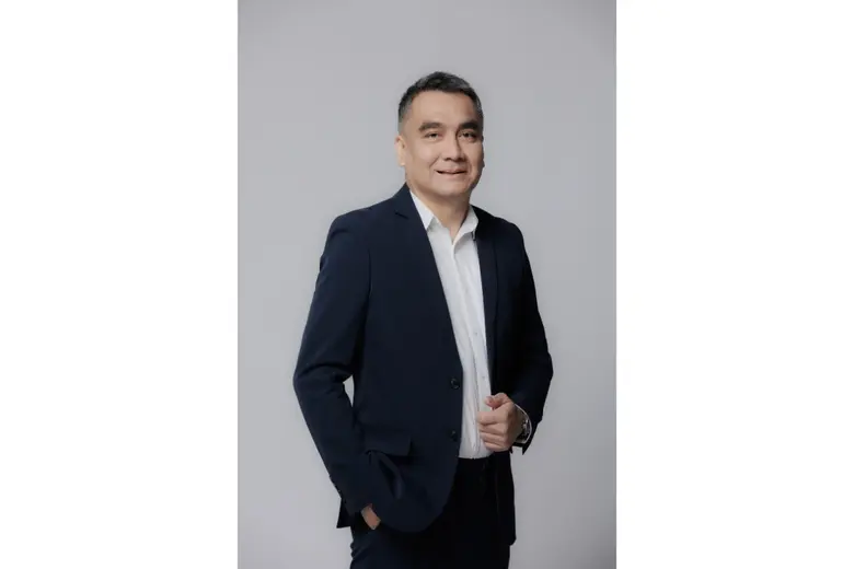 นายพรชลิต พลอยกระจ่าง กรรมการผู้จัดการ แล...