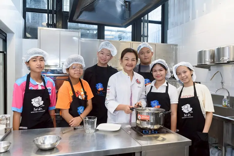 ไฟ-ฟ้า โดย ทีทีบี โครงการแห่งการ "ให้" ที...