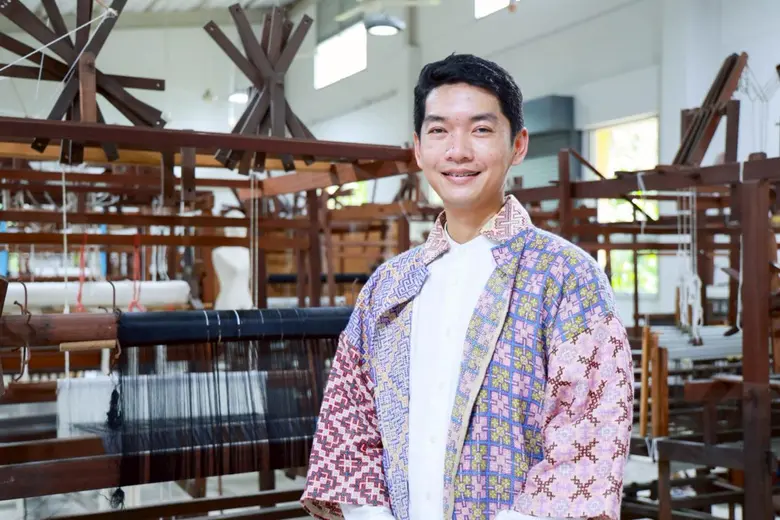 ทีมนักวิชาการธรรมศาสตร์ ลุยวิจัยยกระดับ "ผ้าไทยในชุ...