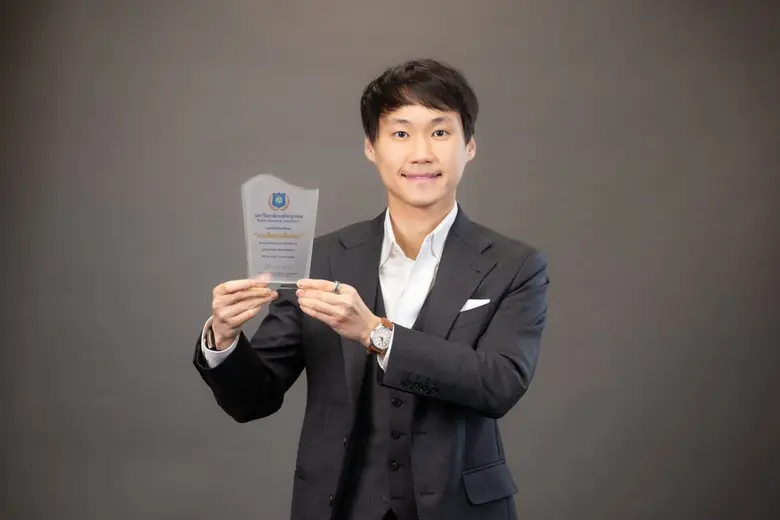 คุณจิรายุส ทรัพย์ศรีโสภา ผู้ก่อตั้งและประ...