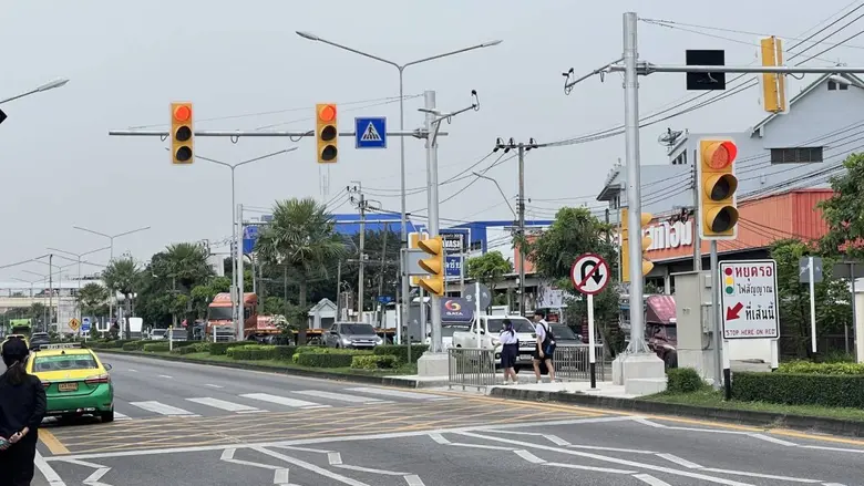 นางลออ ตั้นเส้ง ผู้อำนวยการเขตบางบอน กทม....