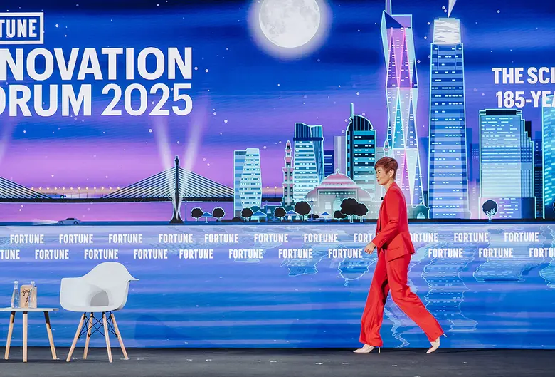 ดร. มาลิน่า ไหง ประธานเจ้าหน้าที่บริหารกล...