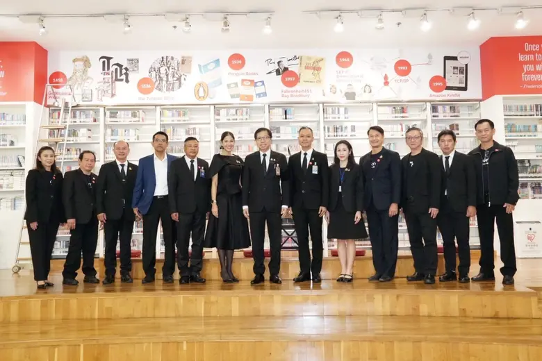 นายสันติ ปิยะทัต รัฐมนตรีประจำสำนักนายกรัฐมนตรี มอบ...