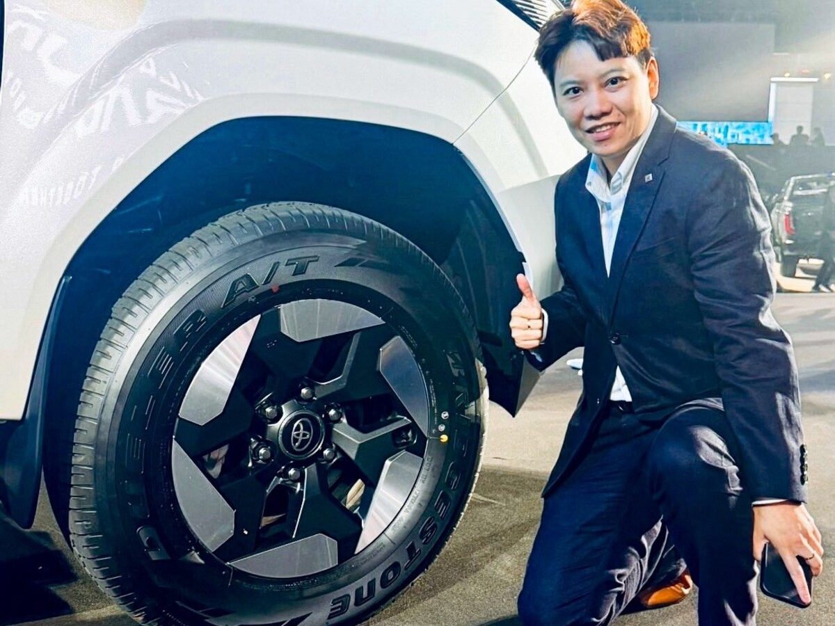 "BRIDGESTONE DUELER A/T 693 III" และ "BRIDGESTONE DUELER H/T 684 II" ได้รับเลือกเป็นยางมาตรฐานติดรถกระบะไฮลักซ์รุ่นใหม่ล่าสุดจากโตโยต้า เปิดตัวครั้งแรกของโลก "TOYOTA HILUX TRAVO" และ "TOYOTA HILUX TRAVO-e"