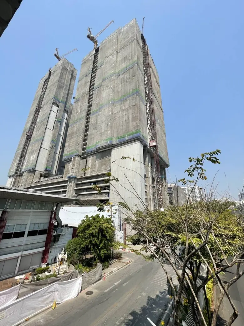 นายประพาส เหลืองศิรินภา ผู้อำนวยการสำนักการโยธา (สน...