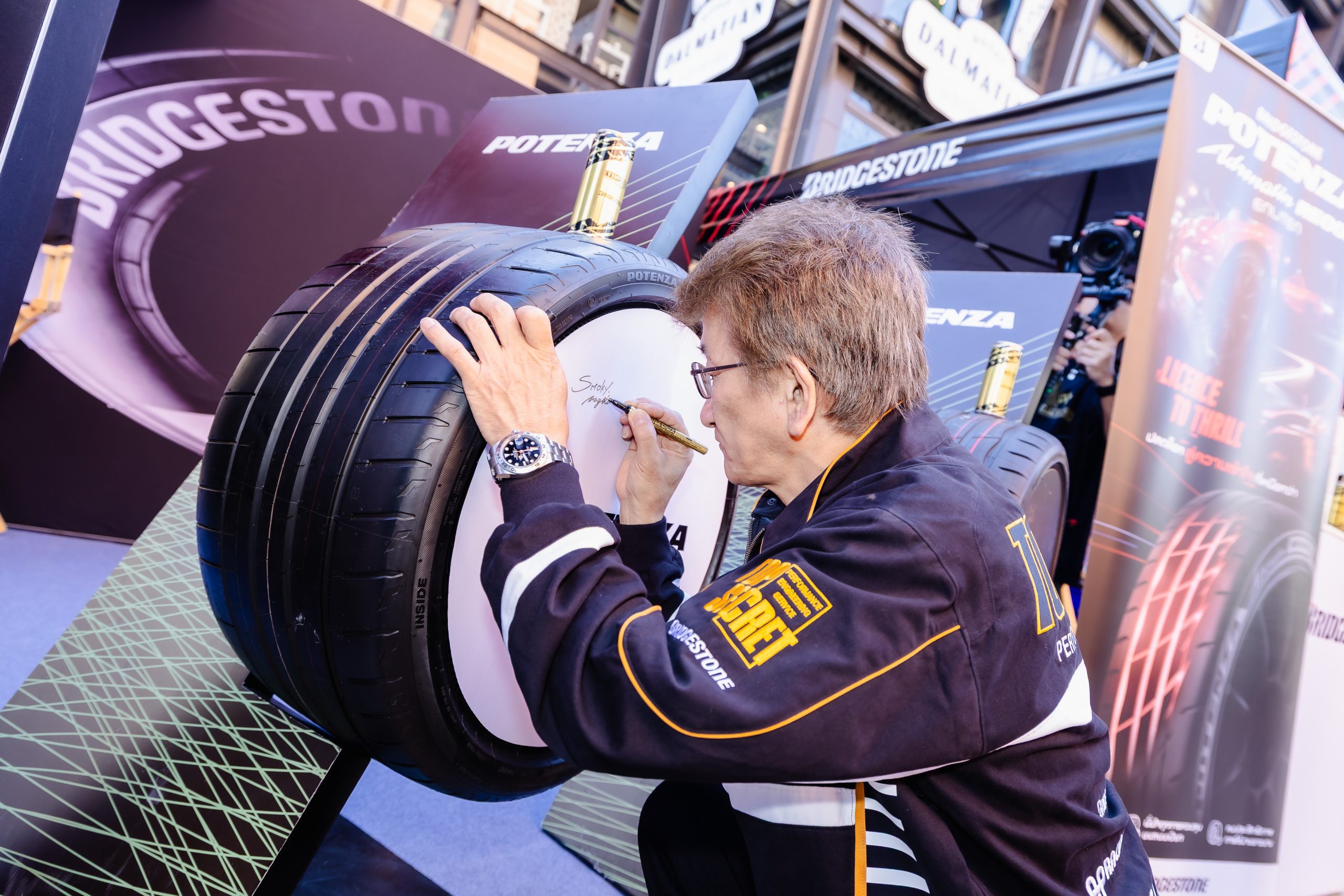 Bridgestone x Top Secret x Carnival สร้างปรากฏการณ์แห่งแฟชั่น เปิดตัวคอลเลคชั่นสุดลิมิเต็ดพร้อมกิจกรรมสุดเอ็กซ์คลูซีฟ เอาใจแฟนมอเตอร์สปอร์ตใจกลางสยามสแควร์